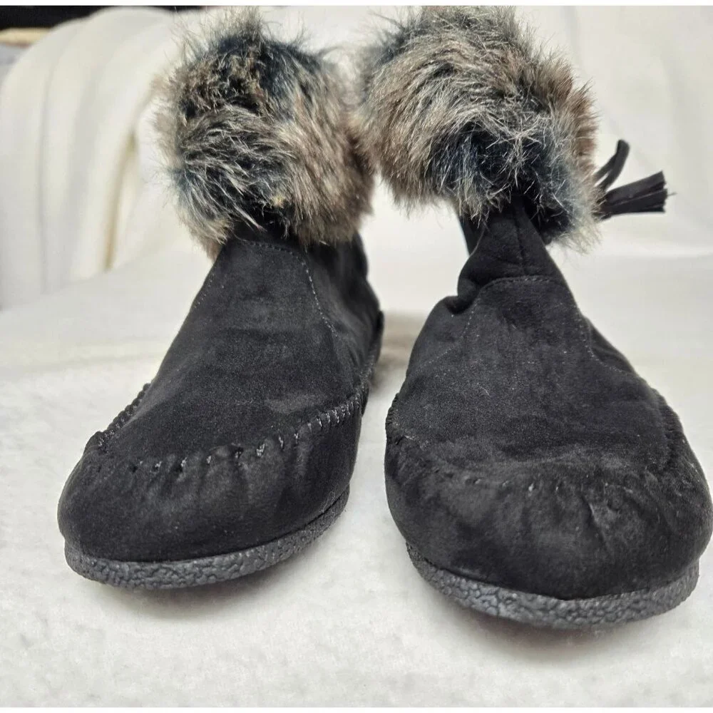 Steve Madden Girl Finnn‎ Black Faux Fur-Lined Moccasin Slippers Size 5M
